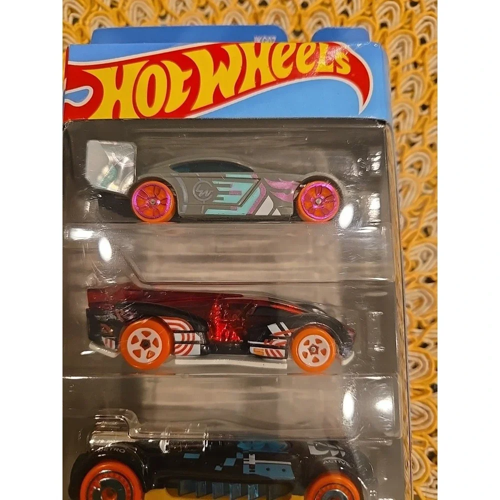 BRAND NEW Hot Wheels Stunt Tracks 5-pack🏎
